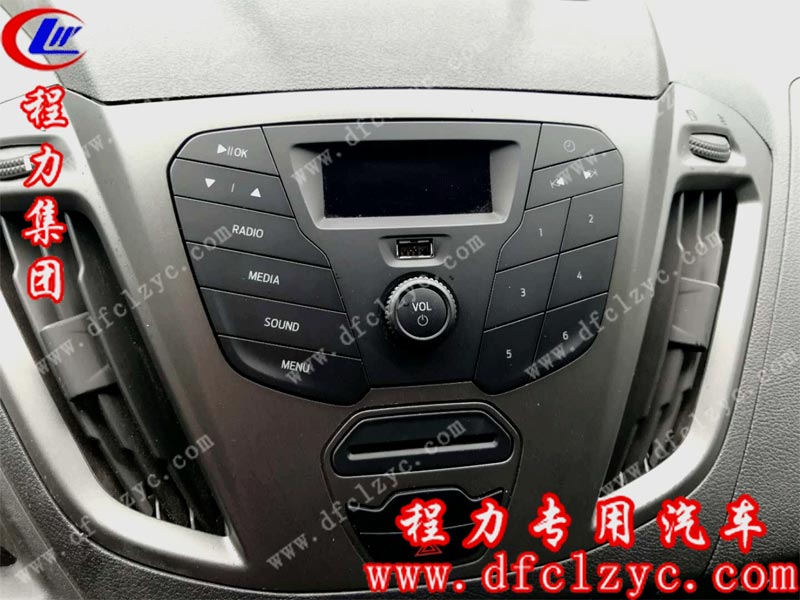 國五福特新全順V362救護(hù)車（汽油版）內(nèi)飾
