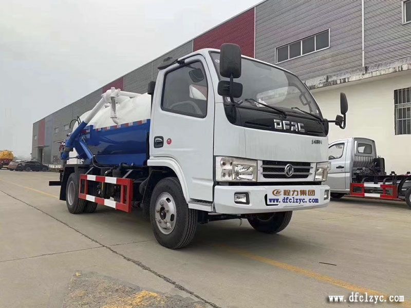 湖北程力集團4方東風小多利卡吸污車