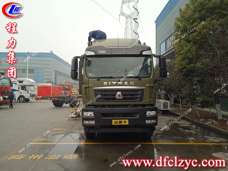 帶大家來看看程力汽車集團(tuán)改造的重汽汕德卡野外炊事車